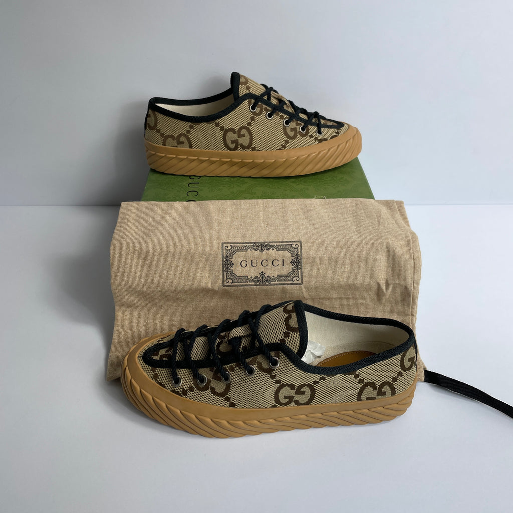 Gucci Sneakers Café de Tela con Patrón GG