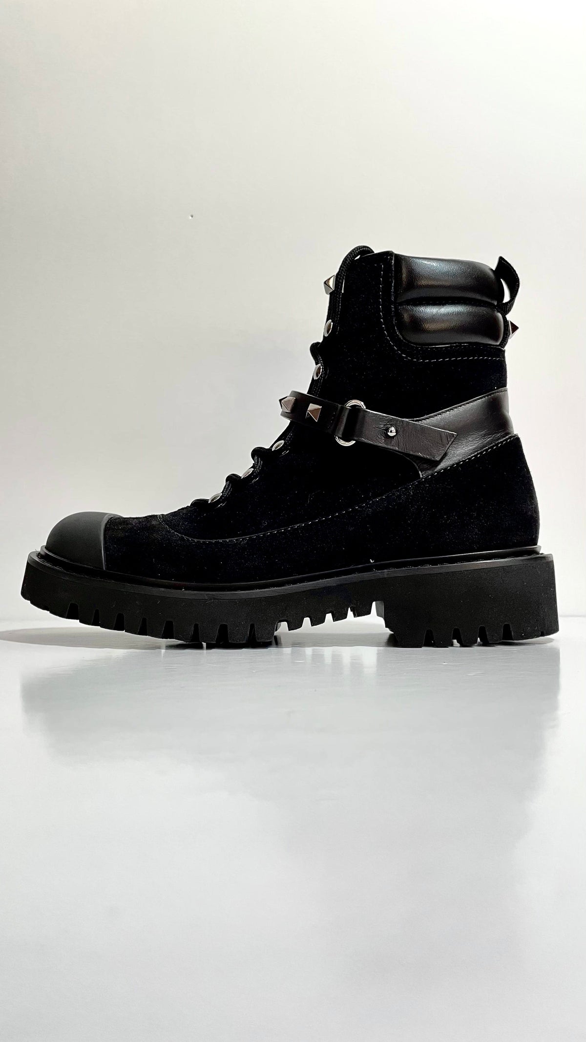 Valentino Garavani Botas Combat studs Negras