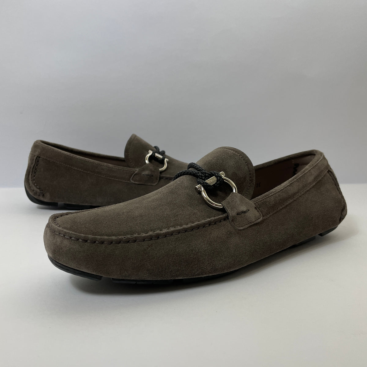 Salvatore Ferragamo Mocasines Grises de Gamuza