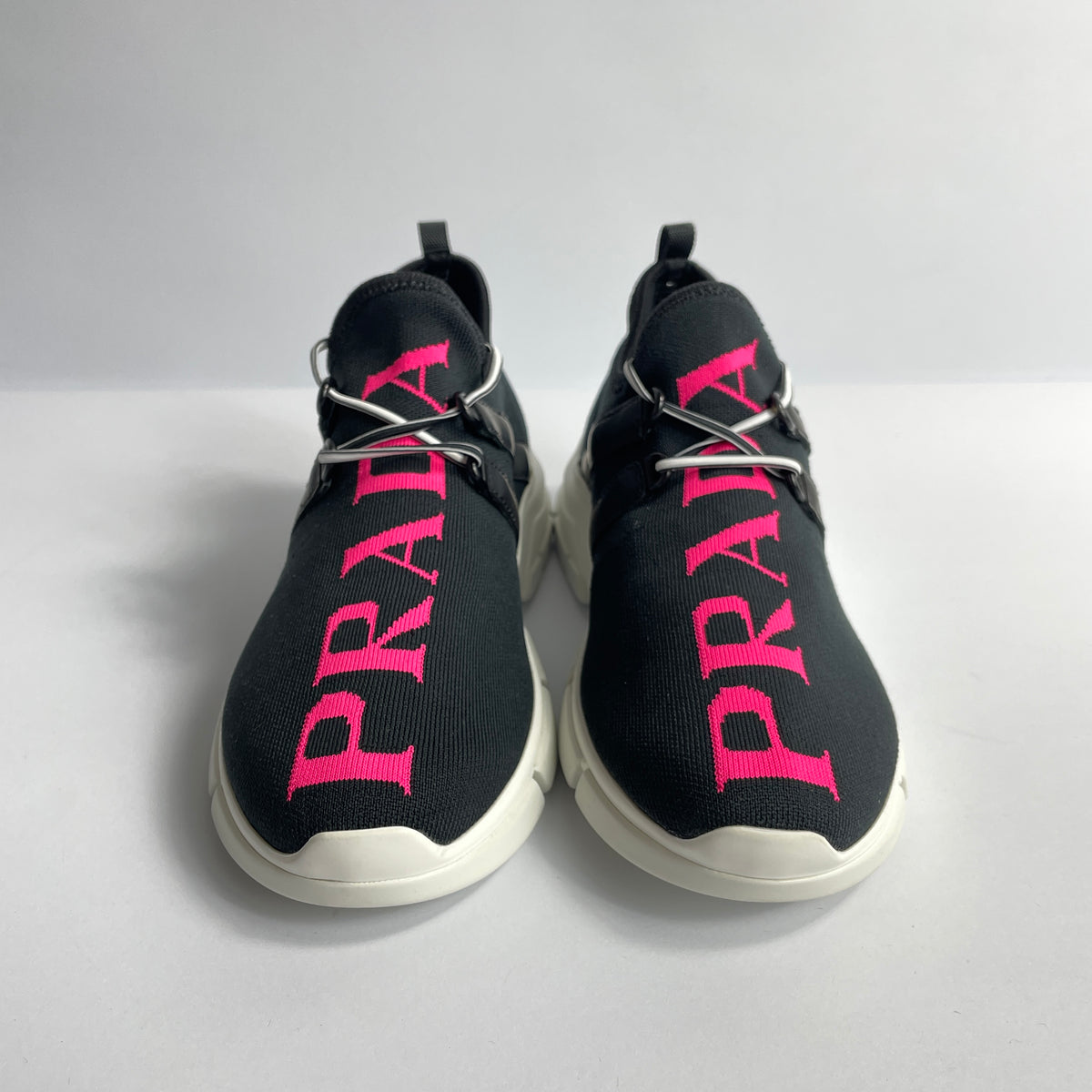 Prada Sock Sneakers Negros con Logo Rosa