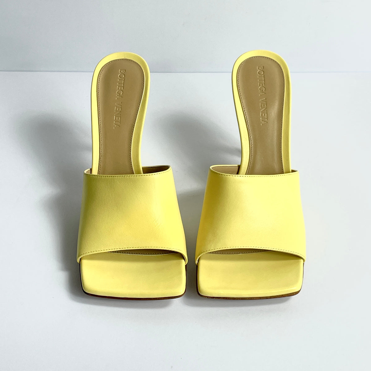 Bottega Veneta Lido Amarillos cuero liso
