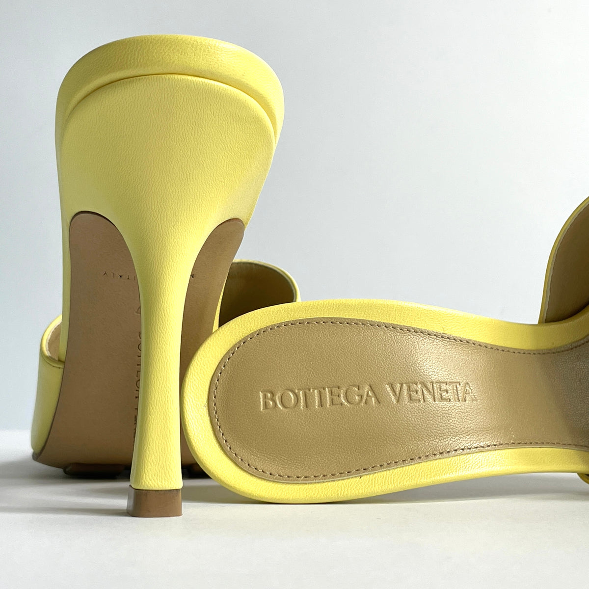 Bottega Veneta Lido Amarillos cuero liso