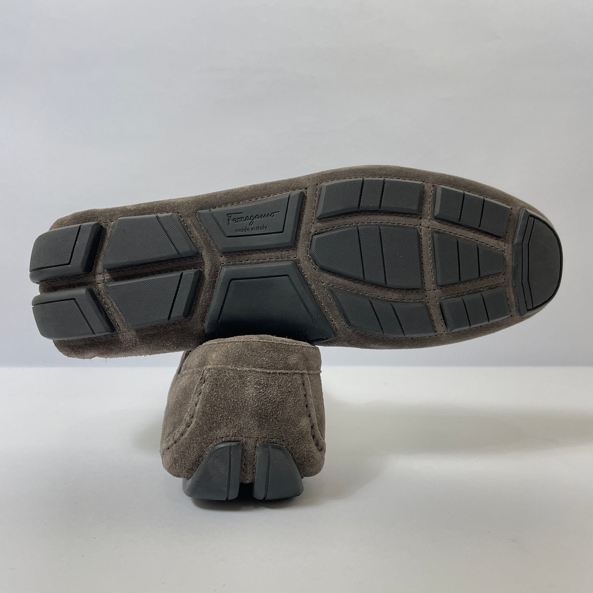 Salvatore Ferragamo Mocasines Grises de Gamuza