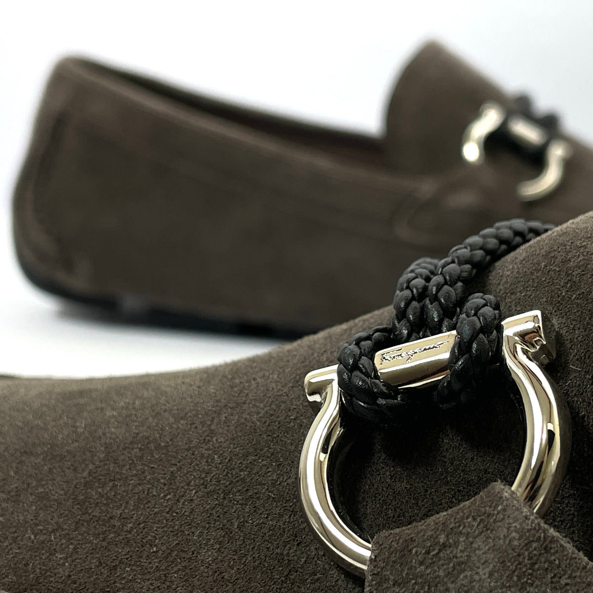 Salvatore Ferragamo Mocasines Grises de Gamuza