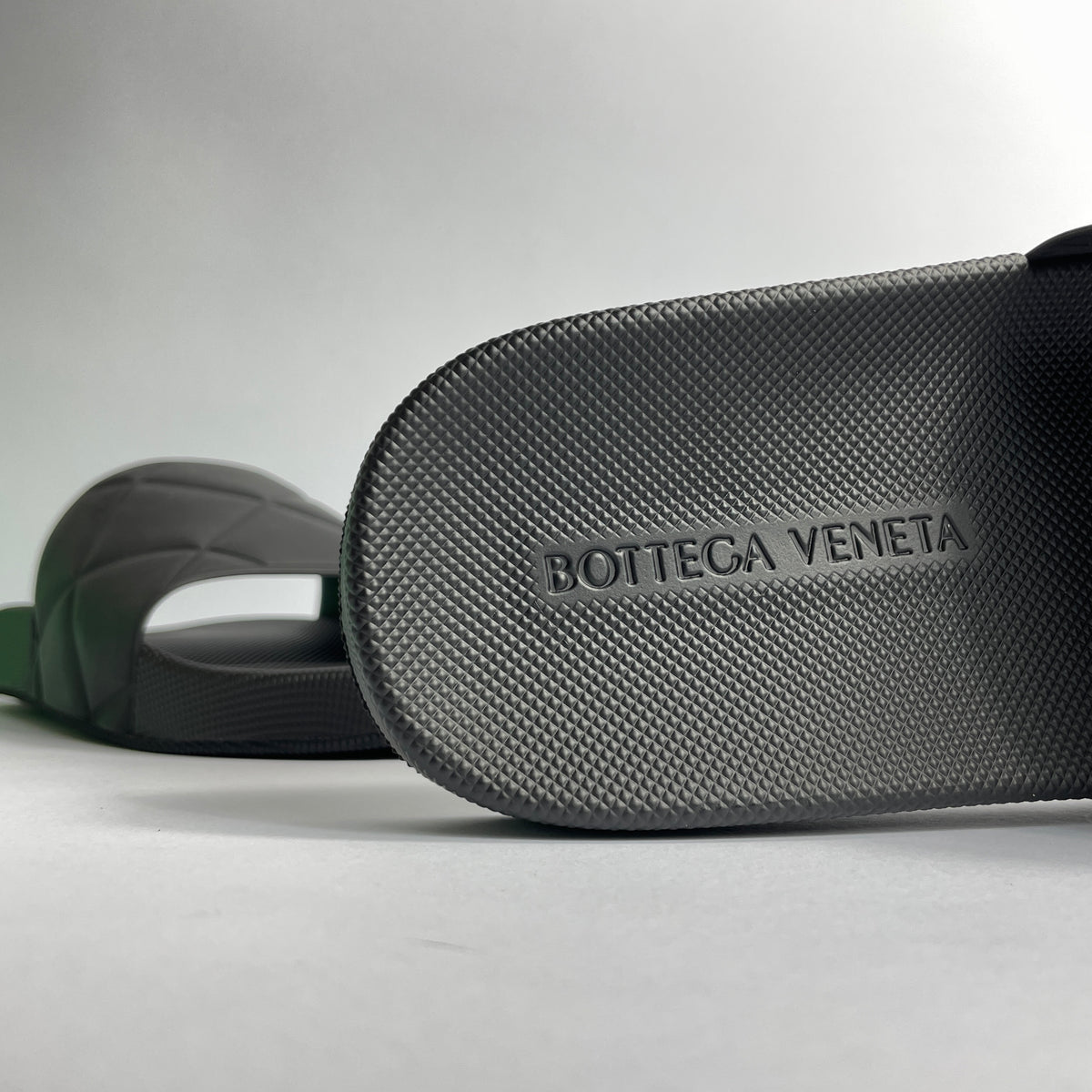 Bottega Veneta The Slider rubber sandals
