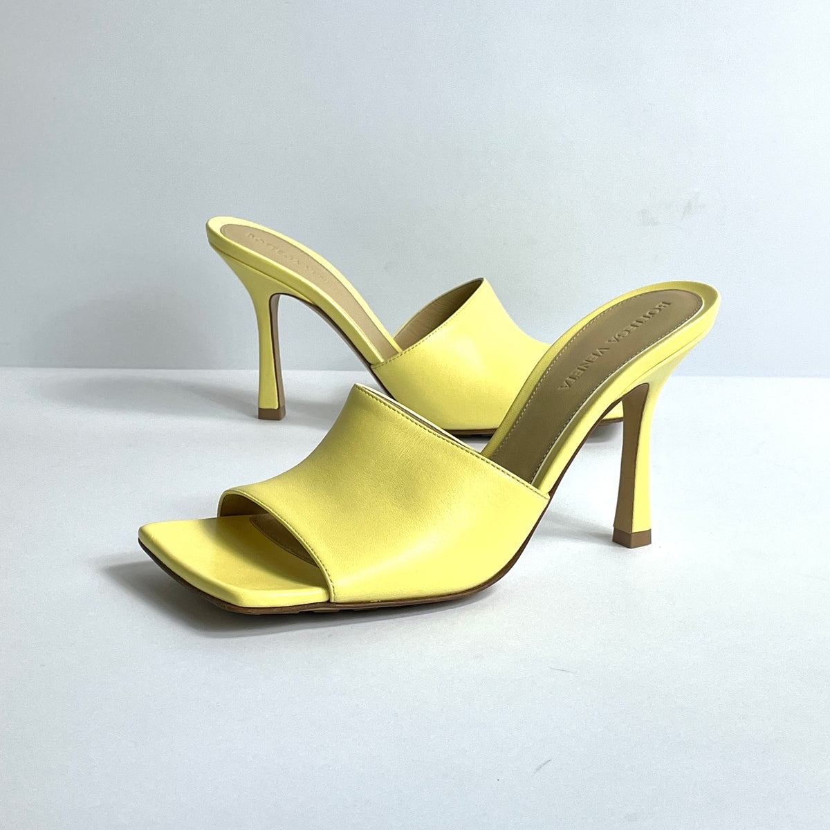 Bottega Veneta Lido Amarillos cuero liso