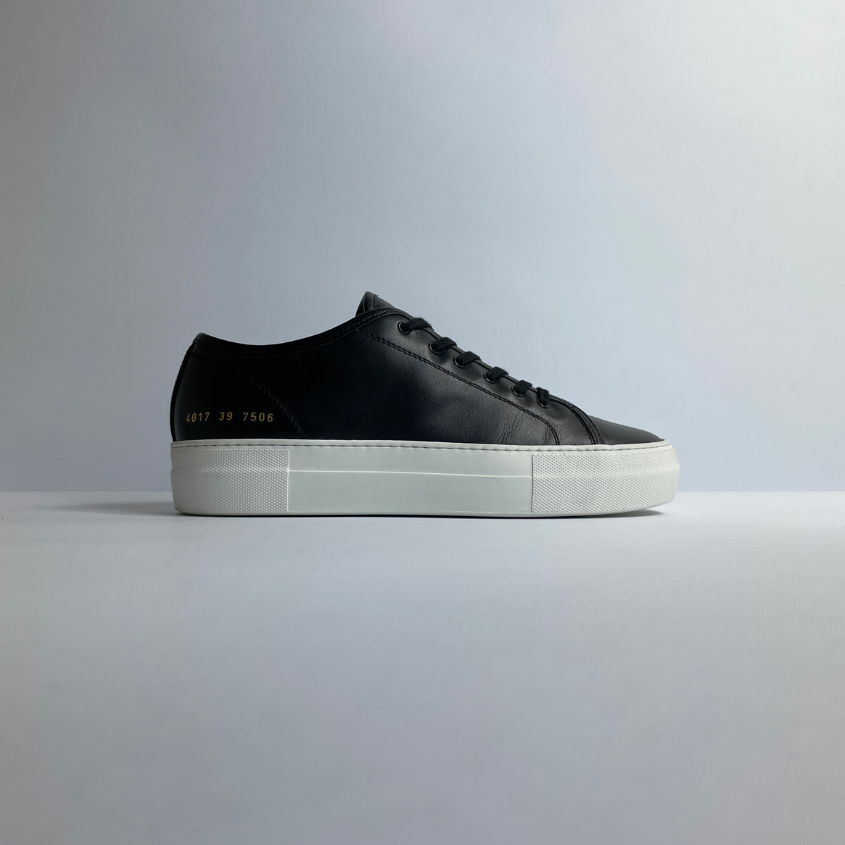 Tournament Low Super Sneakers de Cuero Negro