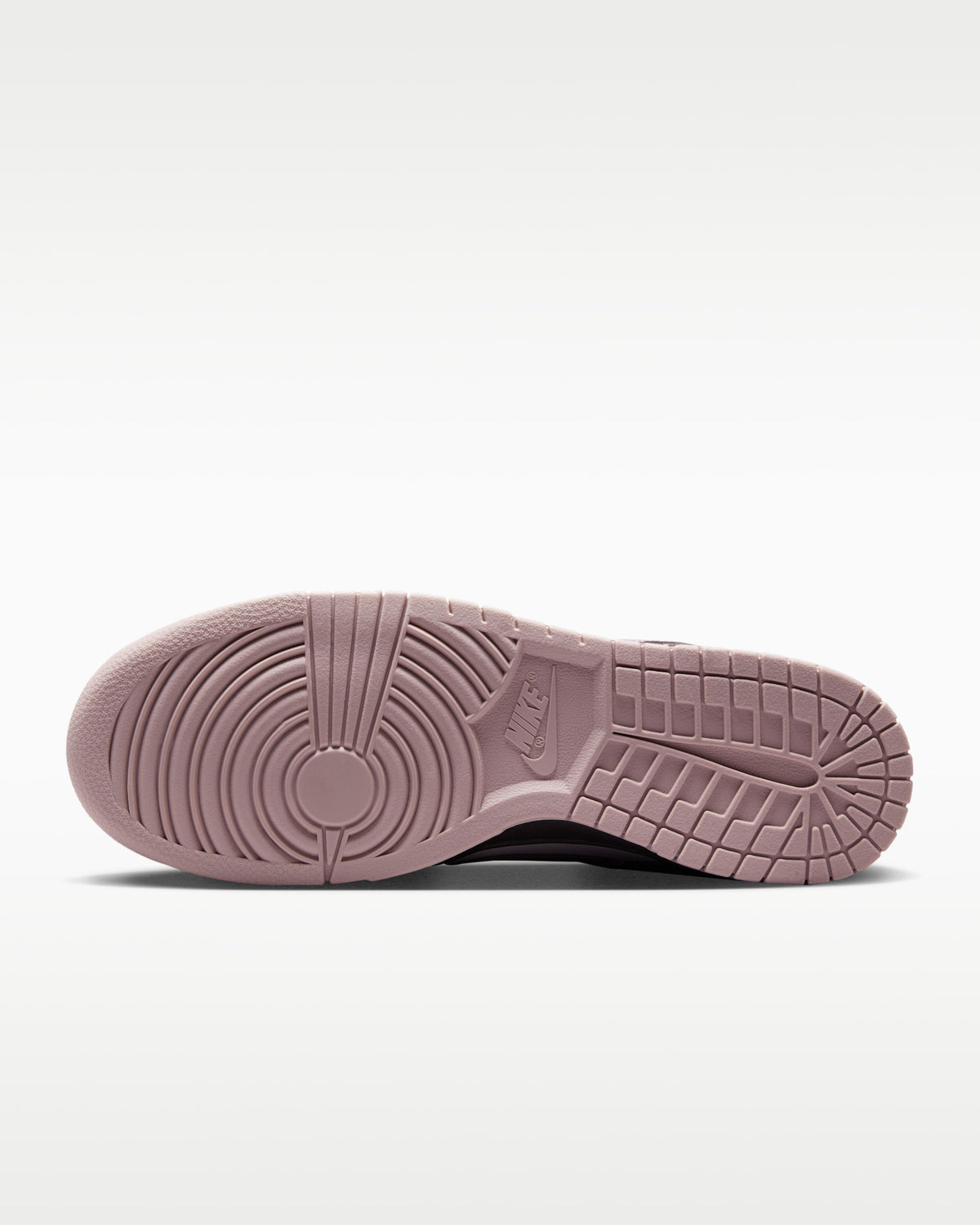 Nike Dunk Low SE Sneakers