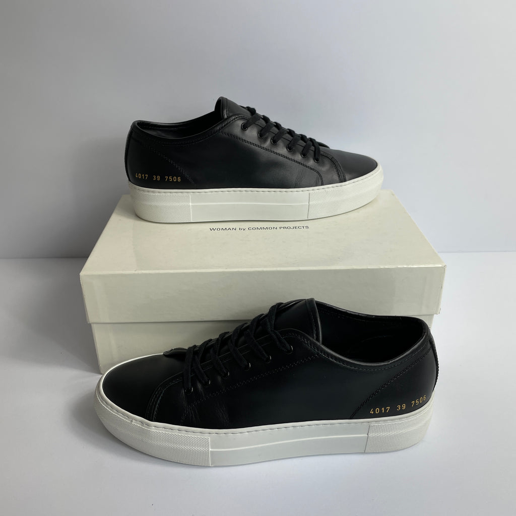 Tournament Low Super Sneakers de Cuero Negro