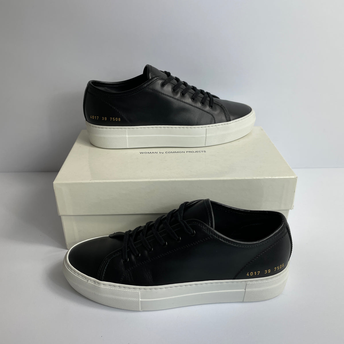 Tournament Low Super Sneakers de Cuero Negro