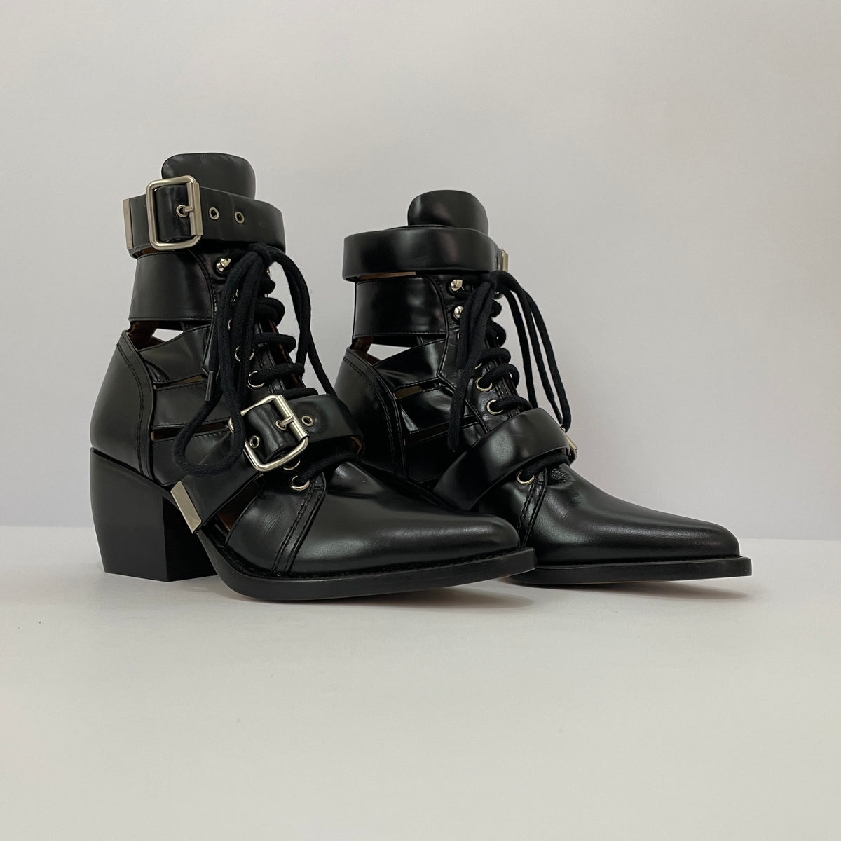 Chloé Rylee Botines de Cuero con Cordones y Hebillas
