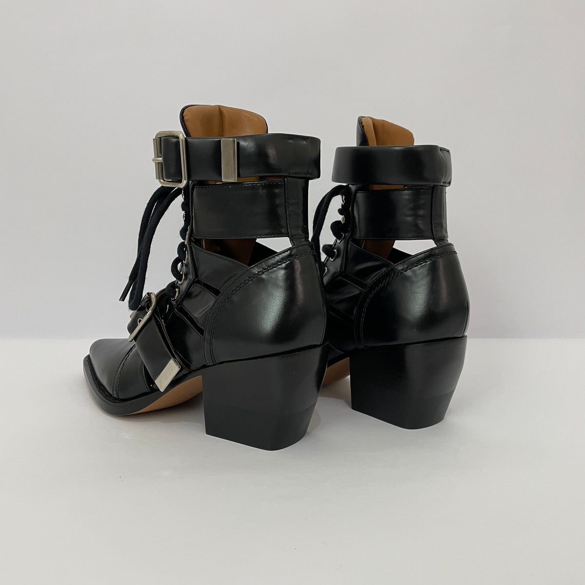 Chloé Rylee Botines de Cuero con Cordones y Hebillas