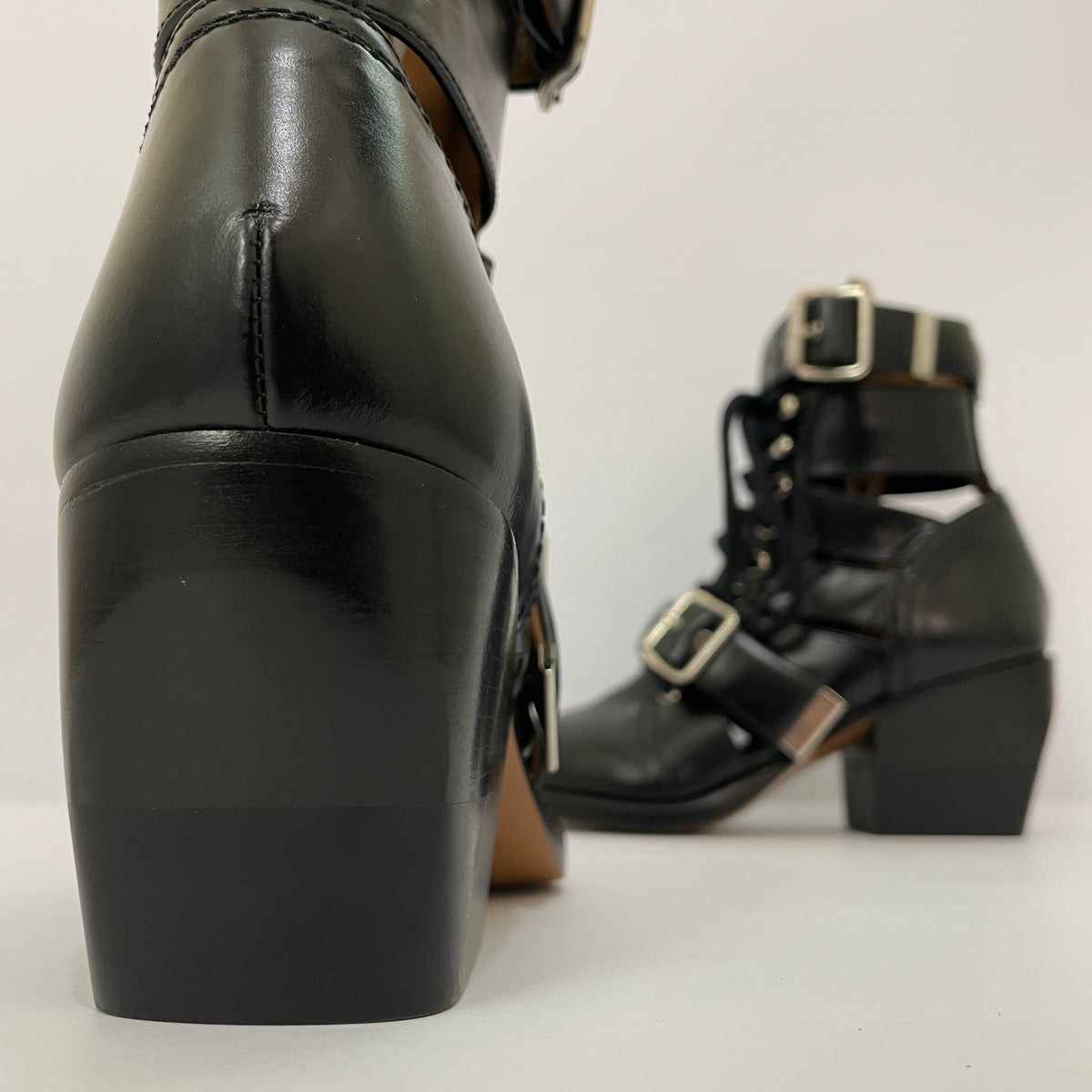 Chloé Rylee Botines de Cuero con Cordones y Hebillas