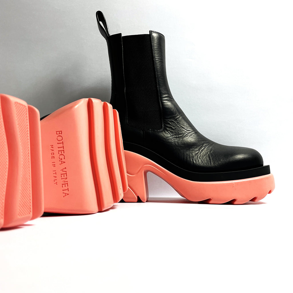 The Flash Contrast boot