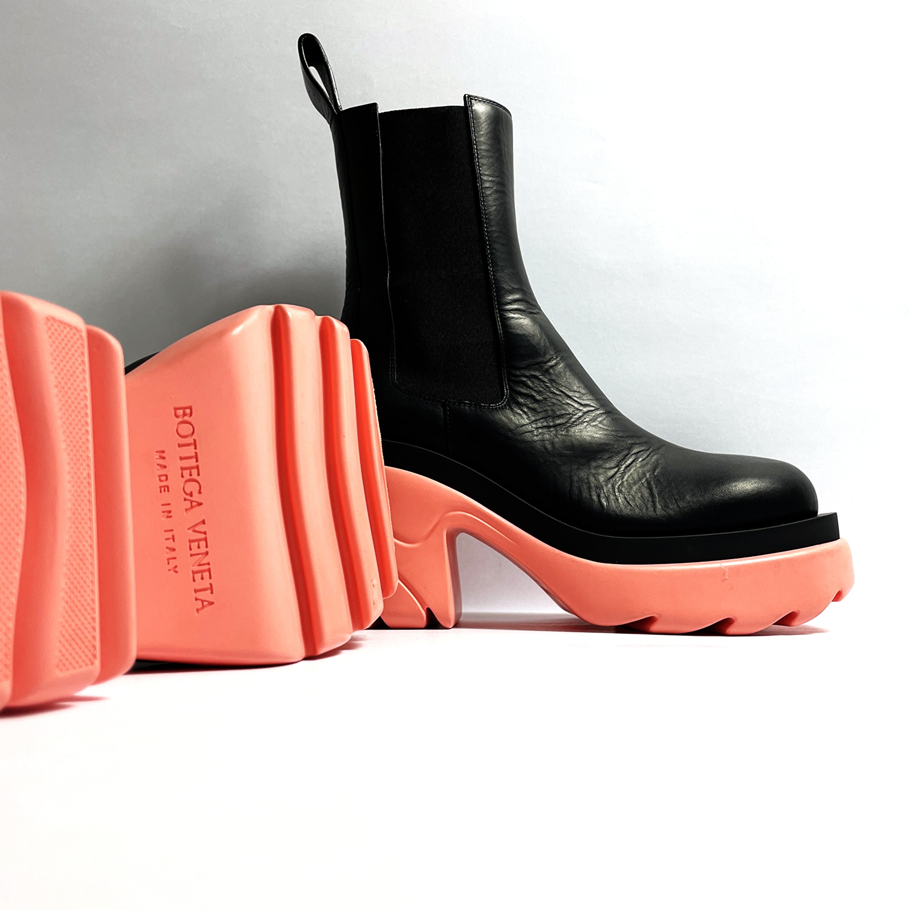 The Flash Contrast boot