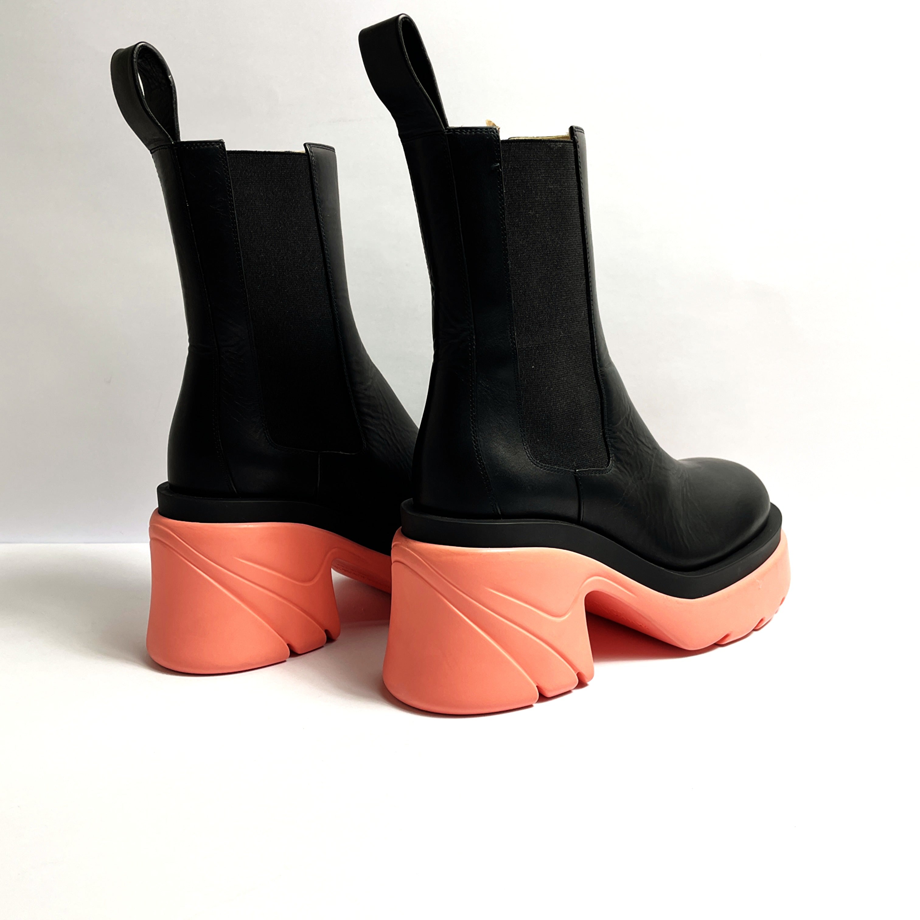 The Flash Contrast boot