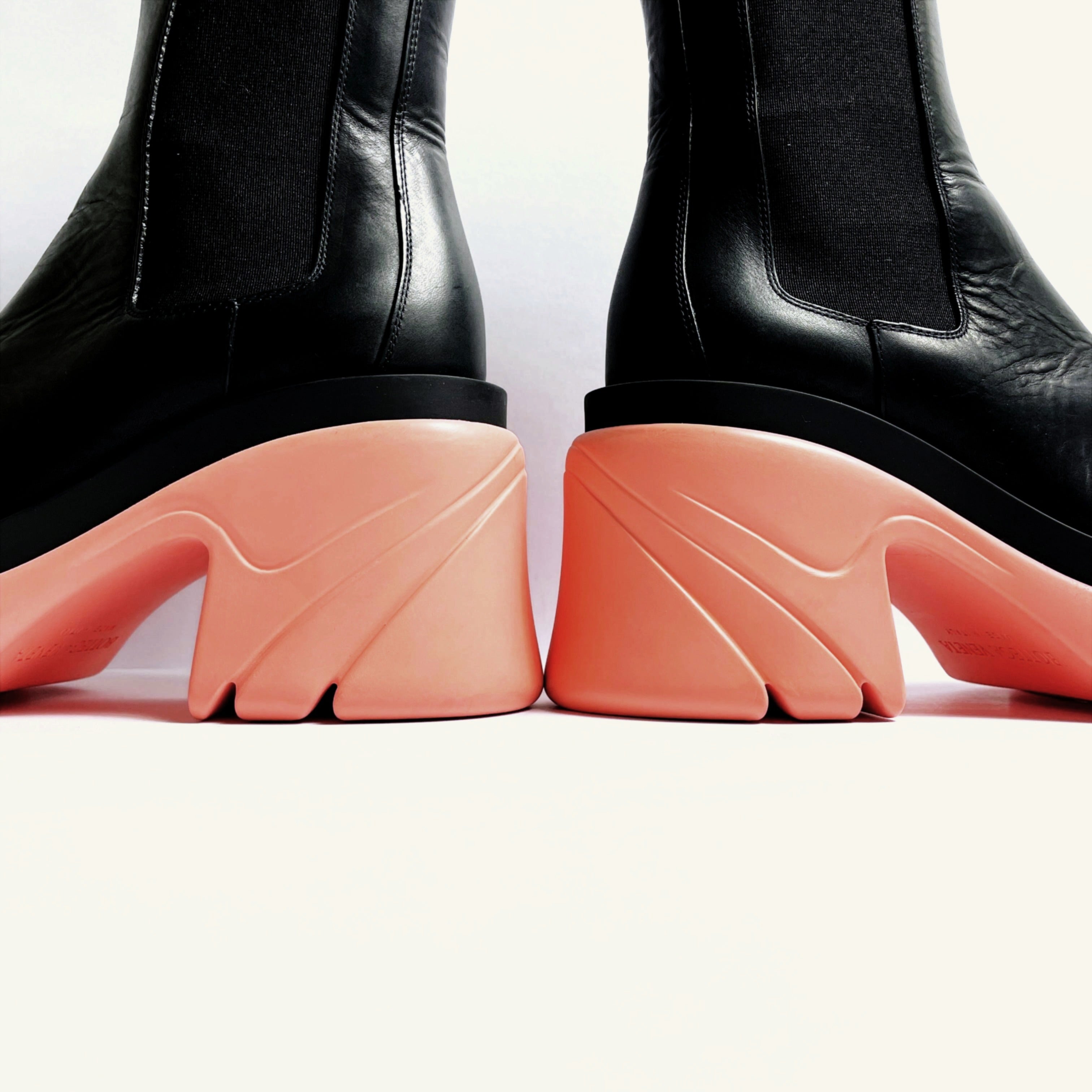 The Flash Contrast boot