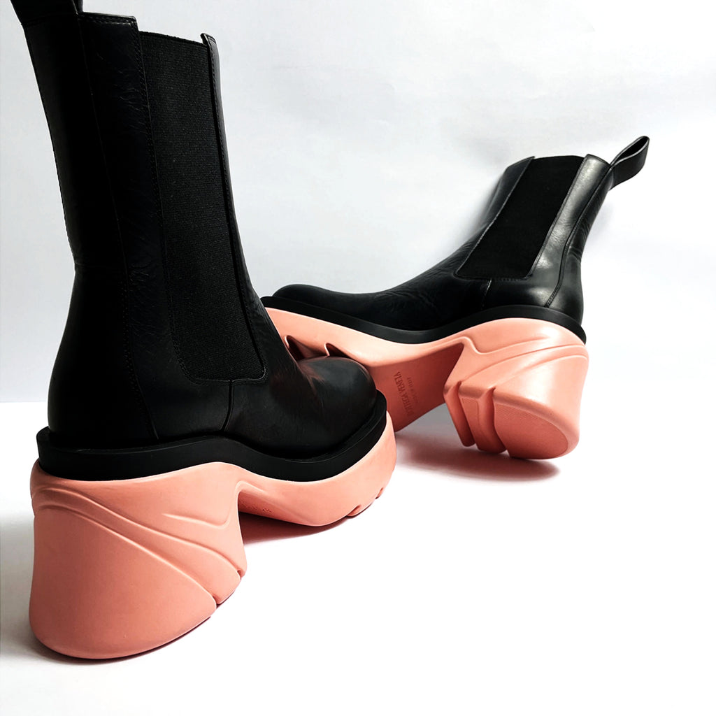 The Flash Contrast boot