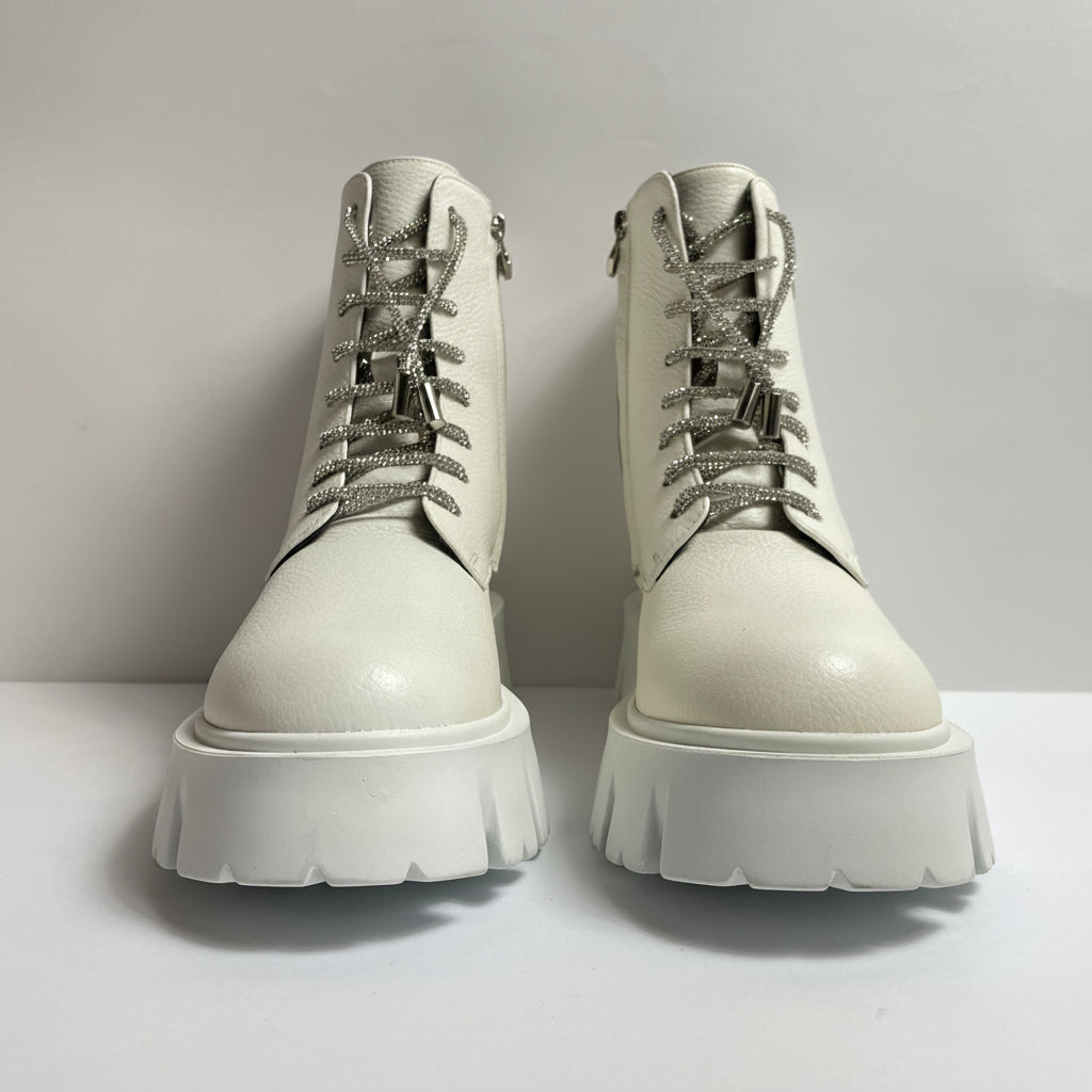 Philipp Plein- Botas Blancas de Cuero con Cordones y Detalles Diamante